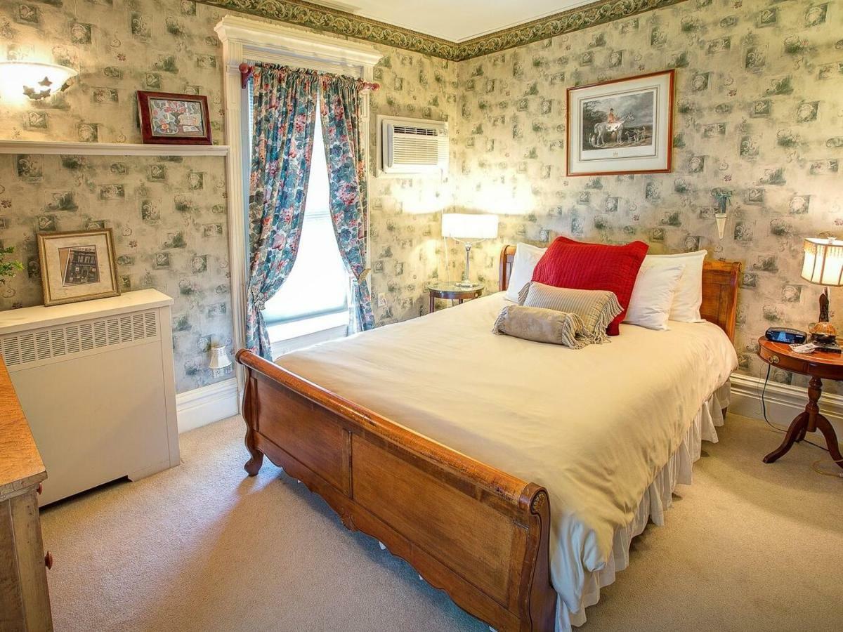 M&M Victorian Bed And Breakfast Marinette Zewnętrze zdjęcie