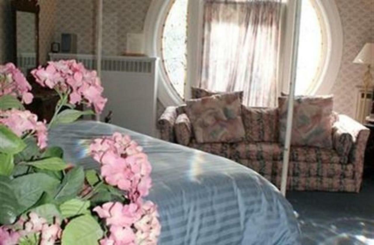 M&M Victorian Bed And Breakfast Marinette Zewnętrze zdjęcie